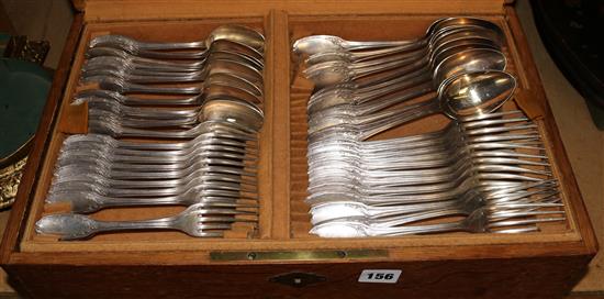 Oak canteen of cutlery